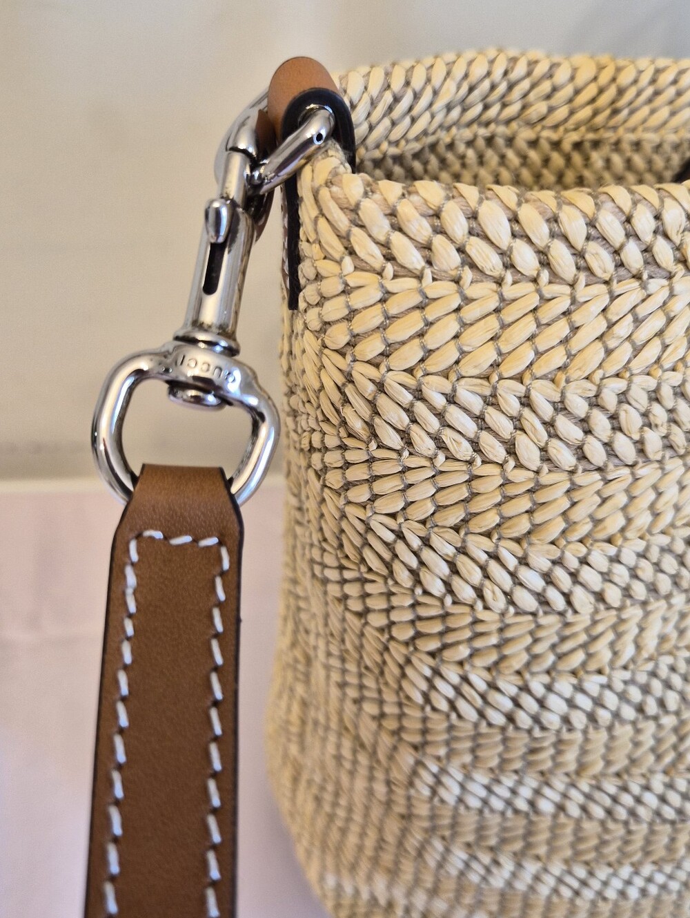 Authentic Gucci Horsebit 1955 bag featuring beige and brown oversized GG canvas - Picture 8 of 14